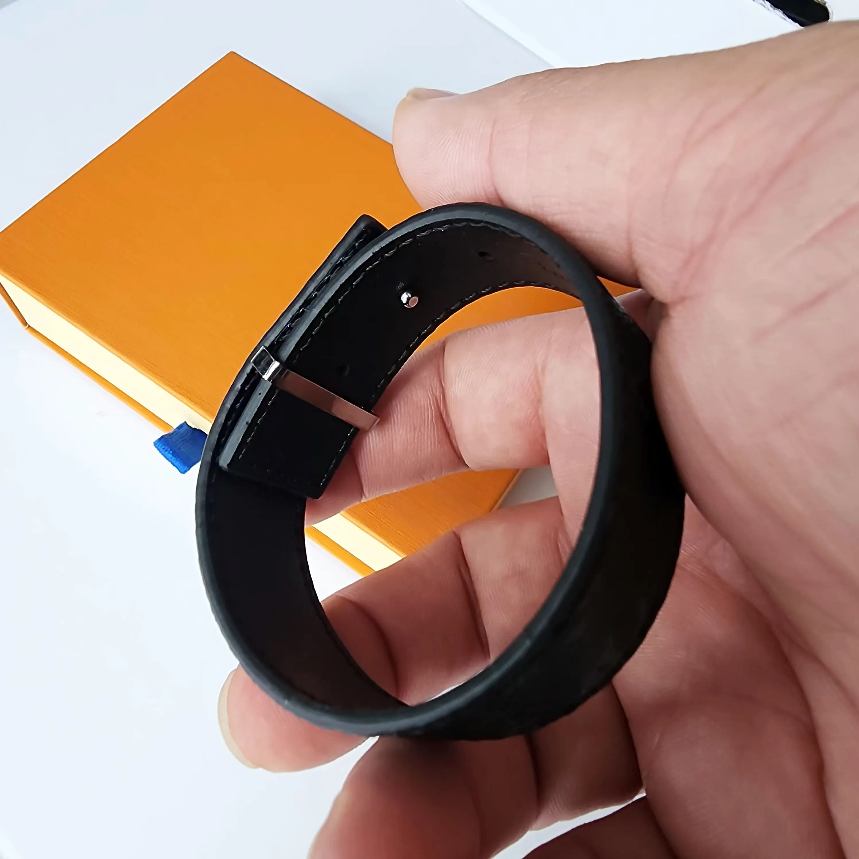 Buyers' Picksbrand Designer Leather Bracelets High-end Luxury Men's And Women's Bracelets Fashion Unisex Jewelry With Box